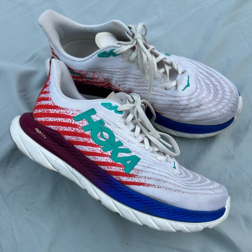 HOKA Women’s MACH 5. Size 9